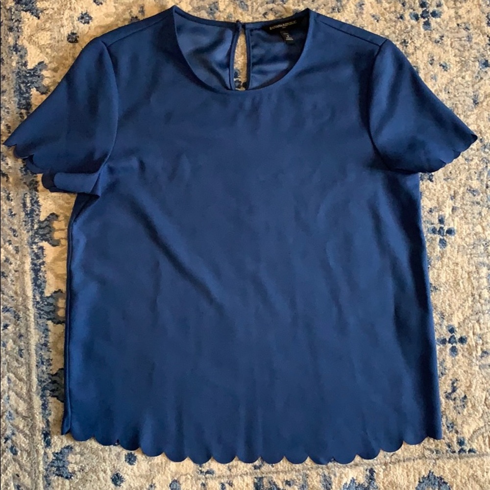 Banana Republic Scalloped Short Sleeve Top